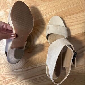Clarks Women's Tan Sandals